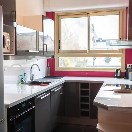 Superbe Avenue De Champagne + Parking Apartment Epernay